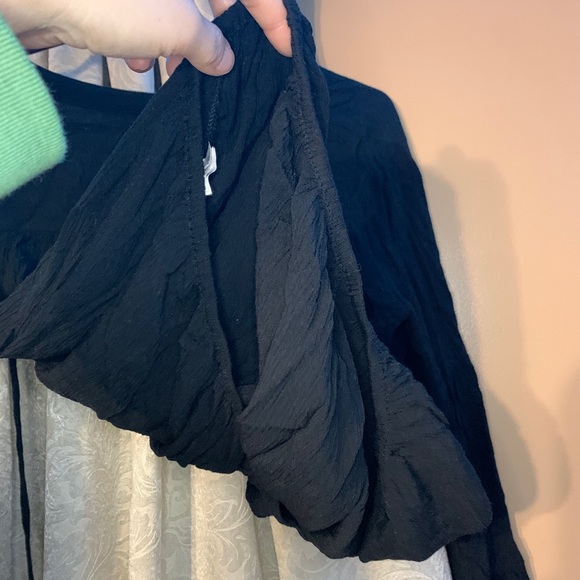 Forever 21 Black Long Flare Sleeves Top Blouse - Picture 5 of 7
